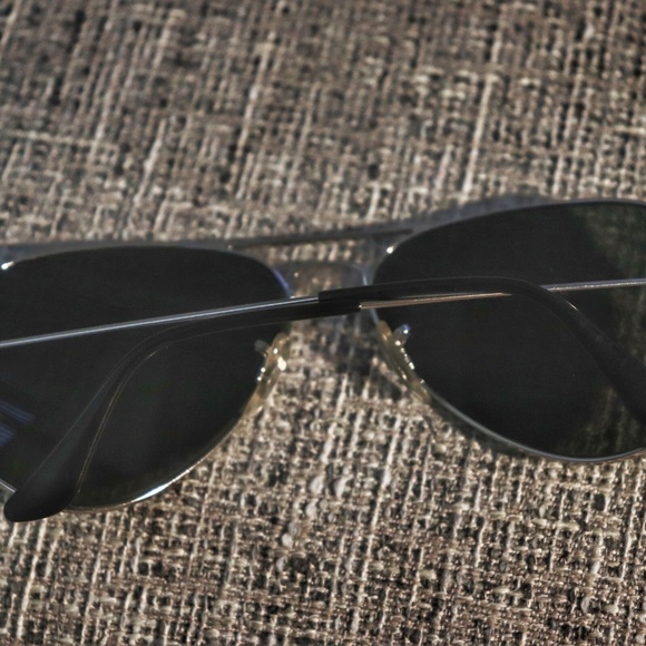 Authentic Ray-Ban mirrored aviators with case - Picture 3 of 4